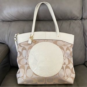 Large Coach Laura White shoulder Bag Purse